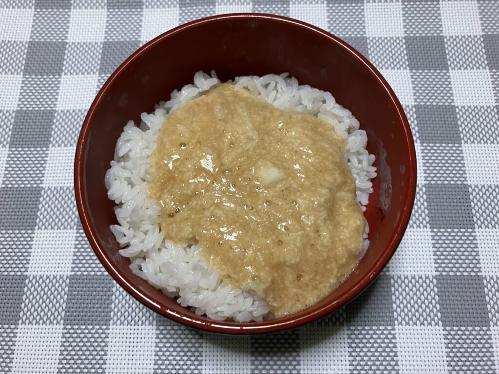 出来上がったとろろご飯