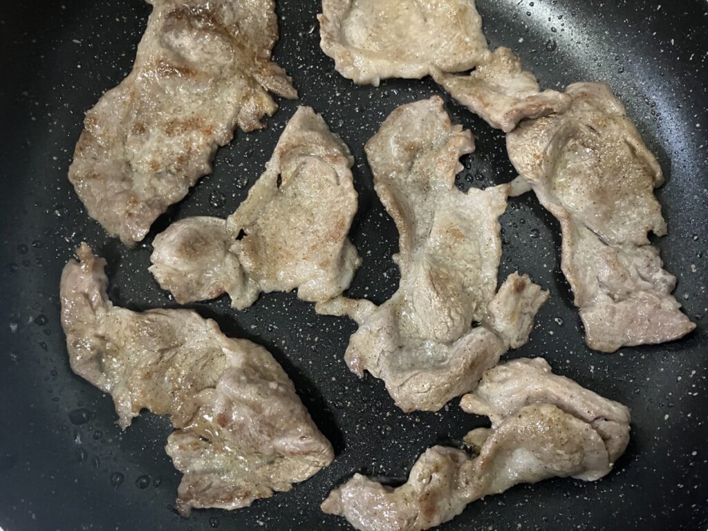 焼いた豚肉の画像