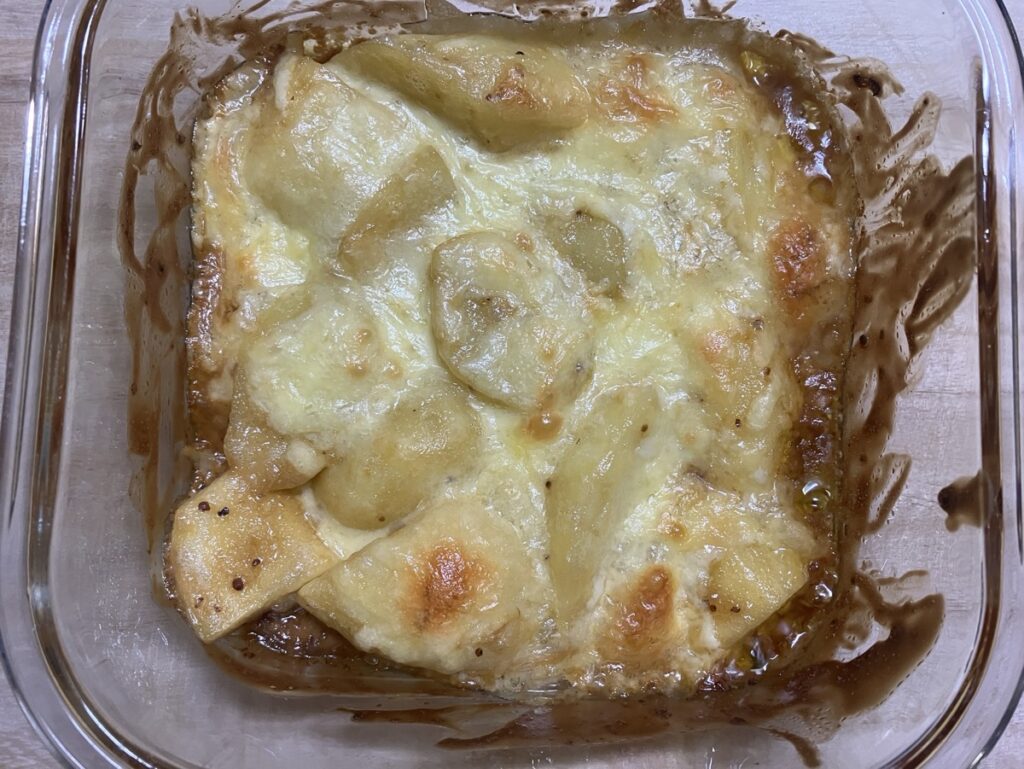 チーズをのせてオーブンで焼いた画像